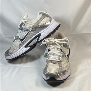 Nike Men Silver and White Sneakers